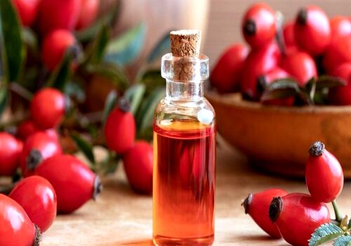 برای کنار گذاشتن محصولات آرایشی از روغن میوه نسترن استفاده کن + خواص