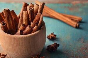 با عرق دارچین و خواص آن برای سلامت بدن آشنا شوید + طبع و نحوه مصرف