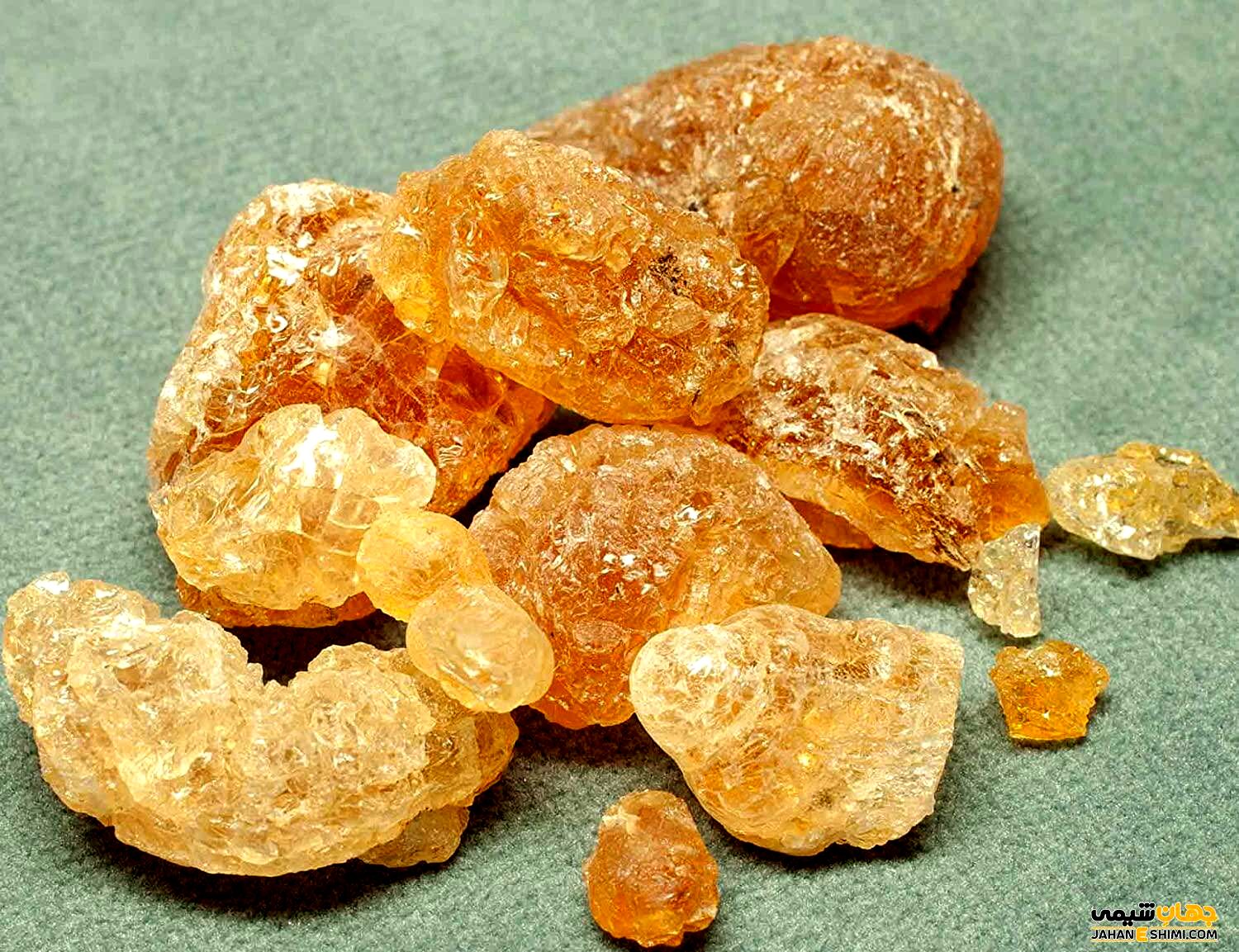 با استفاده از کتیرا، بدون هیچ عوارضی موهات رو تقویت کن + نحوه مصرف