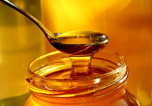 با عسل ترنجبین آشنا شو تا بتونی کلی از بیماری ها رو درمان کنی + نحوه مصرف