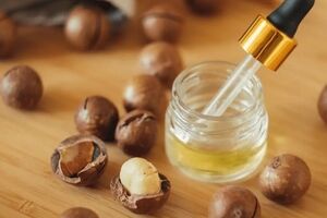 روغن ماکادمیا برای پوست و مو چه خواصی دارد؟ + نحوه مصرف