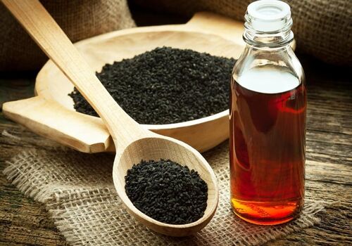  معجزه روغن سیاه دانه برای پوست صورت + روش مصرف