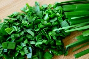 همه چیز درباره خواص بی نظیر تره برای سلامت بدن + طبع و مضرات 