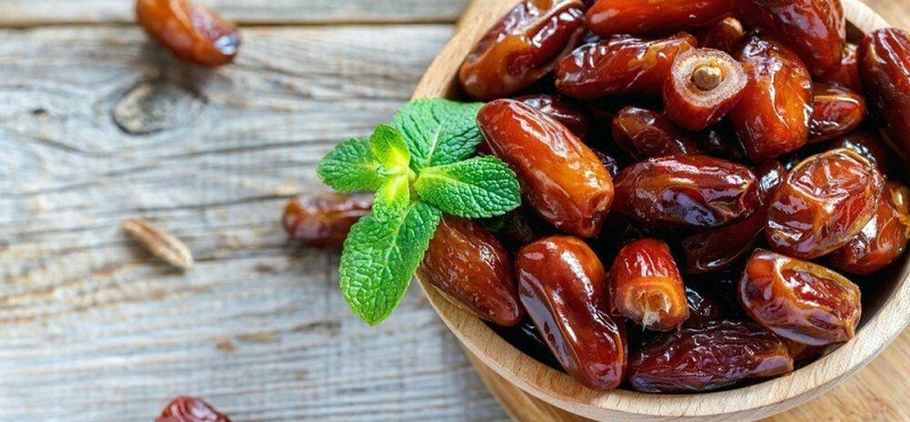خرما رو از چه سنی میشه به بچه ها داد؟ + فواید  