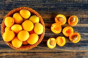 همه چیز درباره زردآلو؛ خواص، مضرات، طبع و ارزش غذایی آن 