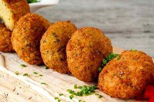 فلافل با ترکیب نخود و هویج؛ برای گیاهخواران سخت پسند!+ طرز تهیه 