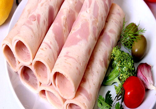 کالباس با سویا؛ ساده و بی دردسر با ضرر کم تر! + طرز تهیه  
