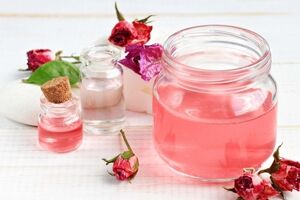فواید  گلاب برای مو و روش استفاده آن