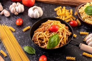 رژیمی ترین ماکارونی گیاهی برای ناهار امروز + طرز تهیه