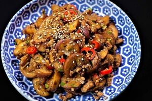خوراک کدو سبز با قارچ؛ آسون و رژیمی با پروتئین زیاد 