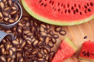 با نخوردن تخم هندوانه، چه آسیبی به بدنمون می زنیم؟ | خواص تخم هندوانه