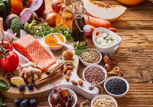 با رعایت رژیم قاعدگی؛ این دوران رو بی دردسر پشت سر بذار | معرفی رژیم قاعدگی
