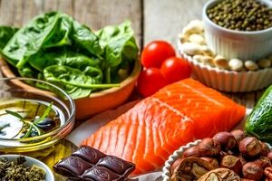 برای جلوگیری از ریزش مو چی بخوریم؟