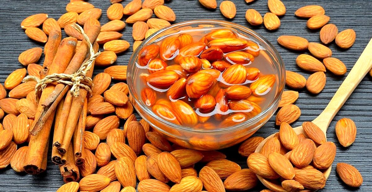 بادام خیس خورده