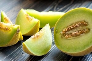 می دونستین خربزه سه هیچ از هر میوه ای برای آقایون جلوتره؟ 